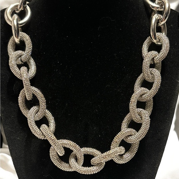 🛍️3 for $25🛍️ Banana Republic Silver Tone Chunky Link Toggle Necklace - Picture 3 of 6
